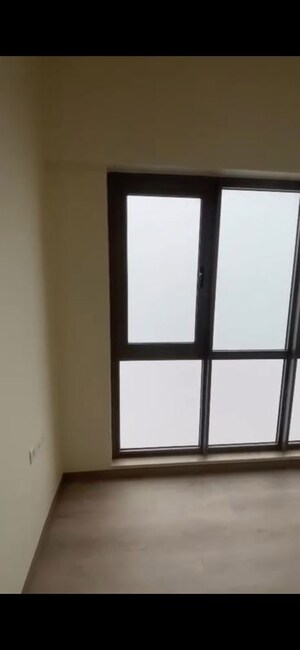 Room in 2 BHK Apartment at Sheth Auris Serenity Tower 3, Malad West – for Rent