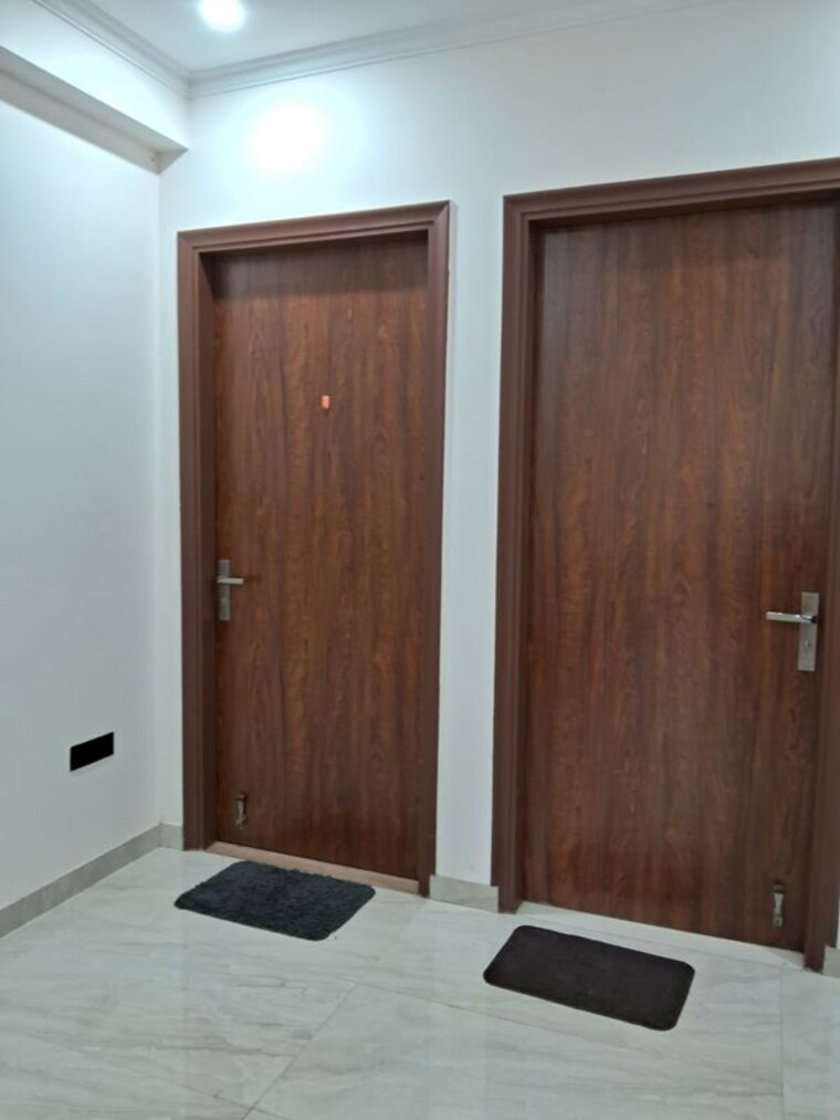 Room, sector 41 2 Bedroom 127 Sq.Mt. Builder Floor In Sector 41 Noida 10496845