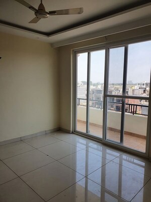 Room in 3 BHK Apartment at Sector 85 – for Rent