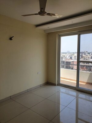 Room in 3 BHK Apartment at Sector 85 – for Rent