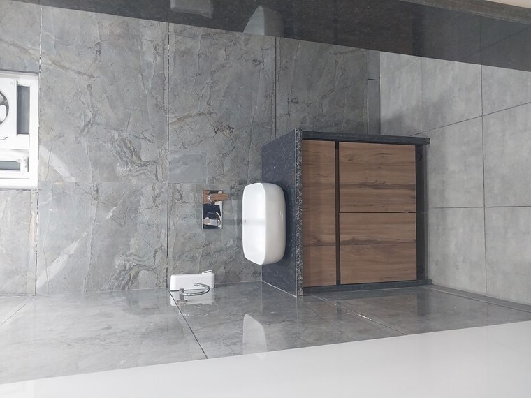 Bathroom, new rajinder nagar 3 Bedroom 125 Sq.Yd. Builder Floor In New Rajinder Nagar Delhi 10496854