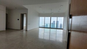 Room in 4 BHK Apartment at Rustomjee Crown, Prabhadevi – for Rent