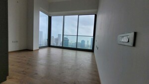 Room in 4 BHK Apartment at Rustomjee Crown, Prabhadevi – for Rent
