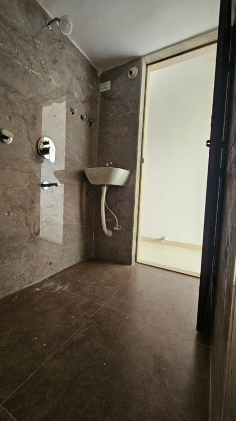 Bathroom, yash-yashraj-paradise 2 Bedroom 620 Sq.Ft. Apartment In Kalyan East Thane 10494724