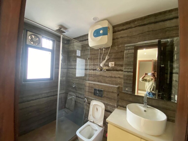 Bathroom, greater kailash ii 5 Bedroom 6300 Sq.Ft. Penthouse In Greater Kailash ii Delhi 10496885