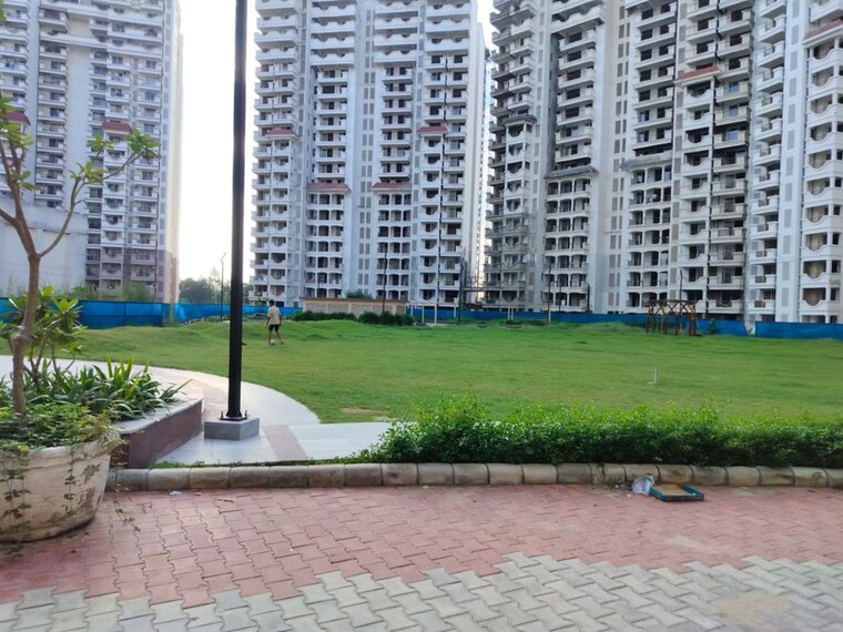 Exterior View, ramprastha-city-the-edge-towers 2 Bedroom 1380 Sq.Ft. Apartment In Sector 37d Gurgaon 10496904