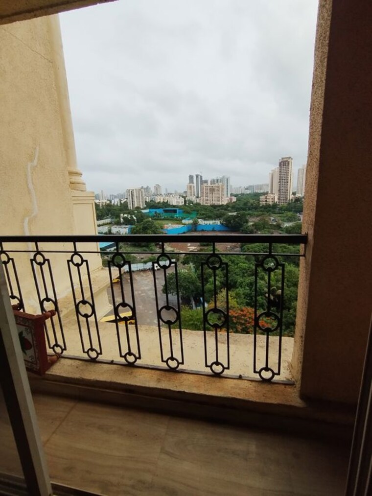 Balcony, platinum-heritage 1.5 Bedroom 580 Sq.Ft. Apartment In Ghodbunder Road Thane 10496925
