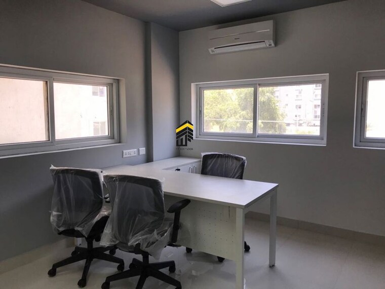 Team Area, kishanpura Commercial Office Space 1000 Sq.Ft. In Kishanpura Indore 10496964