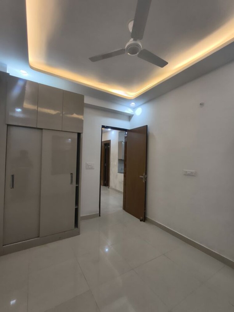 Room, srs-apartments 4 Bedroom 17000 Sq.Ft. Builder Floor In Sector 73 Noida 10496972