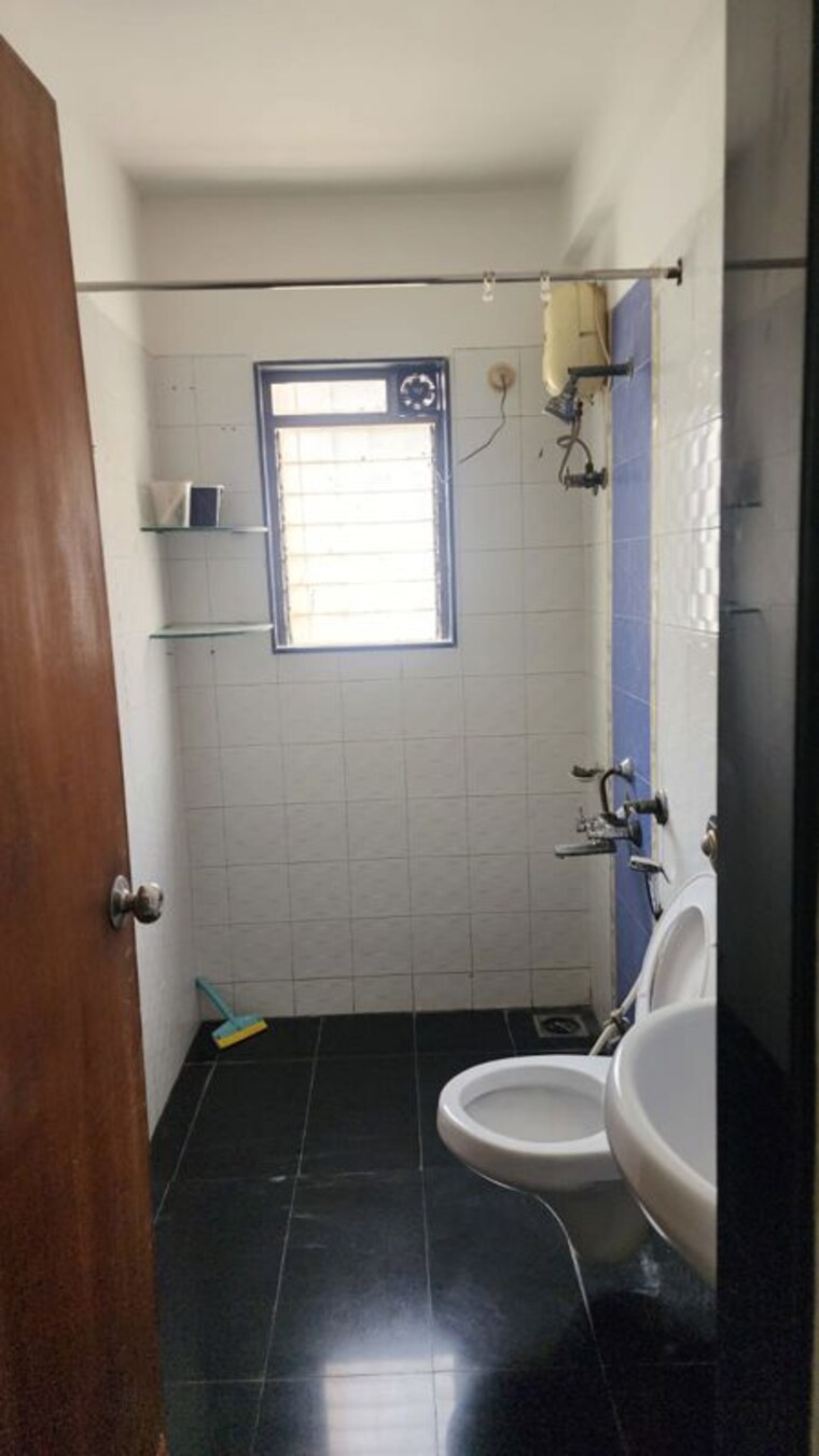 Bathroom, belscot-chs-ltd 3 Bedroom 1350 Sq.Ft. Apartment In Andheri West Mumbai 10496980