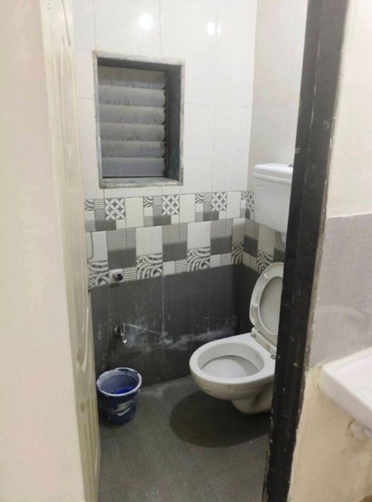 Bathroom, mahesh nagar 1 Bedroom 482 Sq.Ft. Apartment In Mahesh Nagar Mumbai 10496996