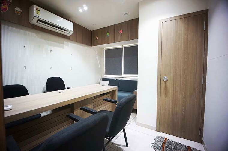 Team Area, ellisbridge Commercial Office Space 325 Sq.Ft. In Ellisbridge Ahmedabad 10497018