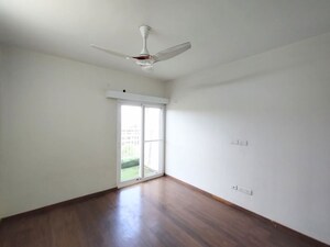 Room in 2.5 BHK Apartment at Shriram Luxor, Hennur Road – for Rent