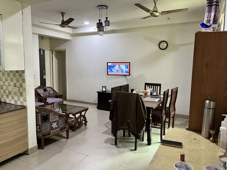 Living Room, gaur-city-2-11th-avenue 3.5 Bedroom 1500 Sq.Ft. Apartment In Sector 16c Greater Noida Greater Noida 10497013