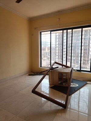 Room in 2 BHK Apartment at Summit Apartment, Goregaon East – for Sale