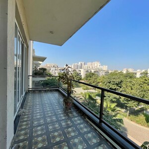 Balcony in 3 BHK Builder Floor at BPTP Amstoria Country Floor, Sector 102 – for Rent