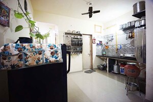 Team Area in 2 BHK Apartment at Gota – for Sale