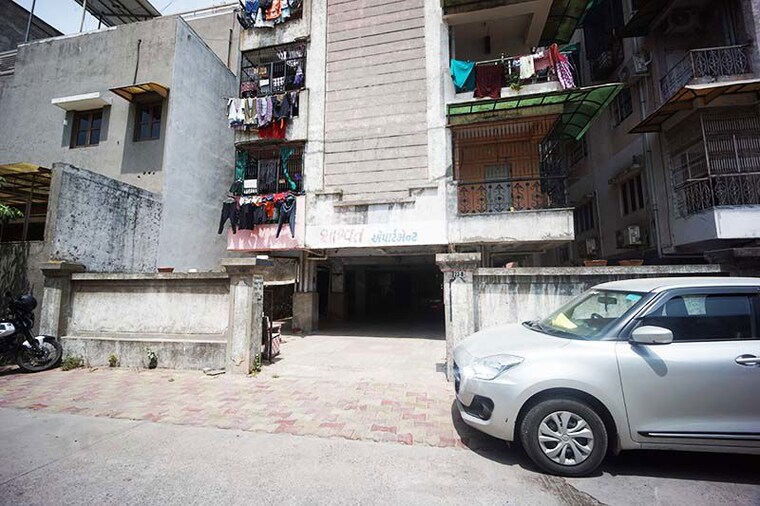 Exterior View, maninagar 2 Bedroom 110 Sq.Yd. Apartment In Maninagar Ahmedabad 10497195
