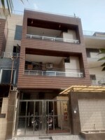 3 BHK + Pooja Room,Servant Room,Store Room 241 Sq.Yd. Independent House in Sector 11