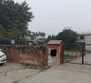 Plot For Sale in Sector 11