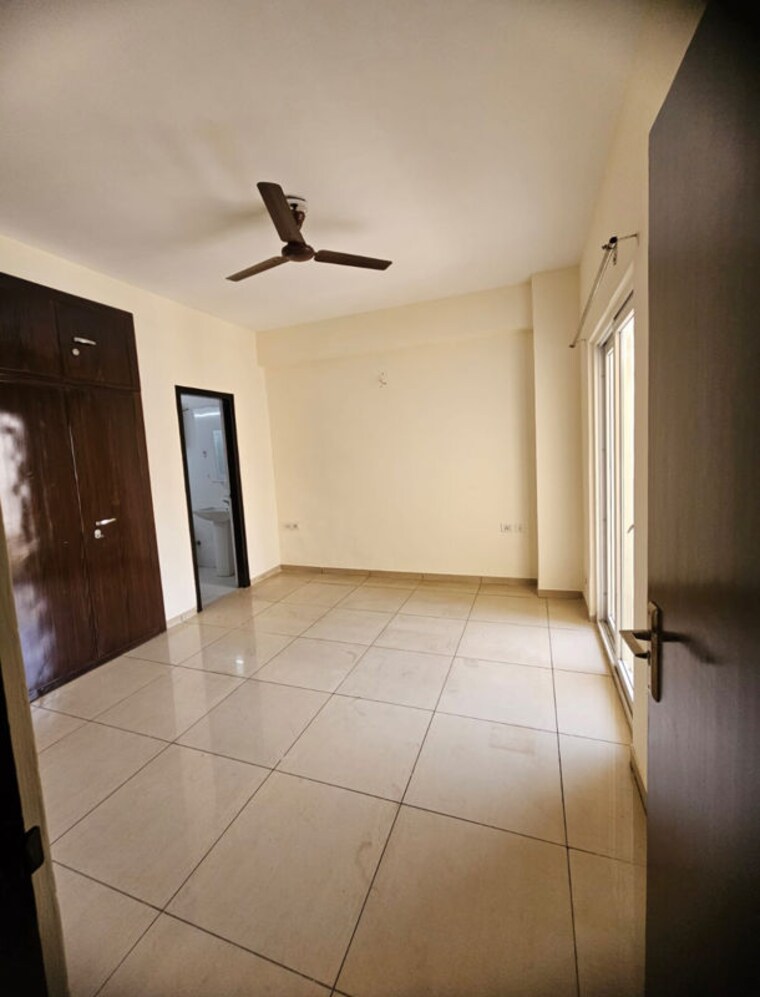 Bathroom, gulshan-vivante 2.5 Bedroom 1202 Sq.Ft. Apartment In Sector 137 Noida 10497428