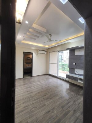 Room in 3 BHK Apartment at ABA Cleo County, Sector 121 – for Rent