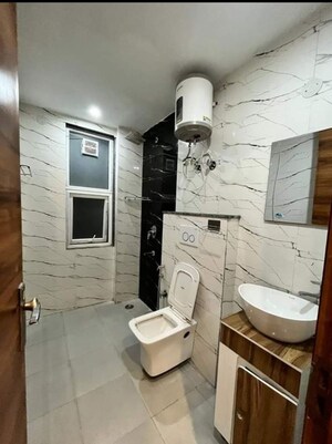 Bathroom in 3 BHK Builder Floor at Gupta Awas, Sector 43 – for Rent
