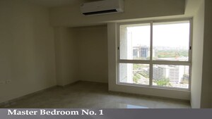 Room in 3 BHK Apartment at Lodha Amara, Kolshet Road – for Rent