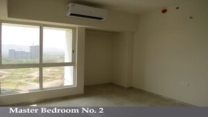 Room in 3 BHK Apartment at Lodha Amara, Kolshet Road – for Rent