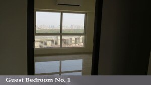Room in 3 BHK Apartment at Lodha Amara, Kolshet Road – for Rent