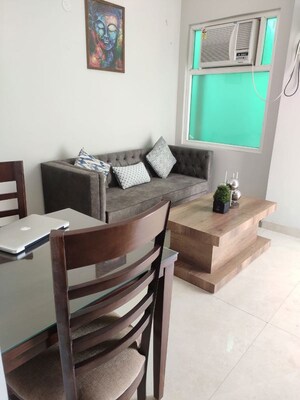 Living Room in 1 BHK Builder Floor at Queens Plaza, Sector 43 – for Rent