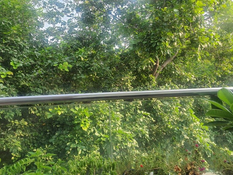 Garden, baraula 2 Bedroom 160 Sq.Mt. Builder Floor In Baraula Noida 10497498