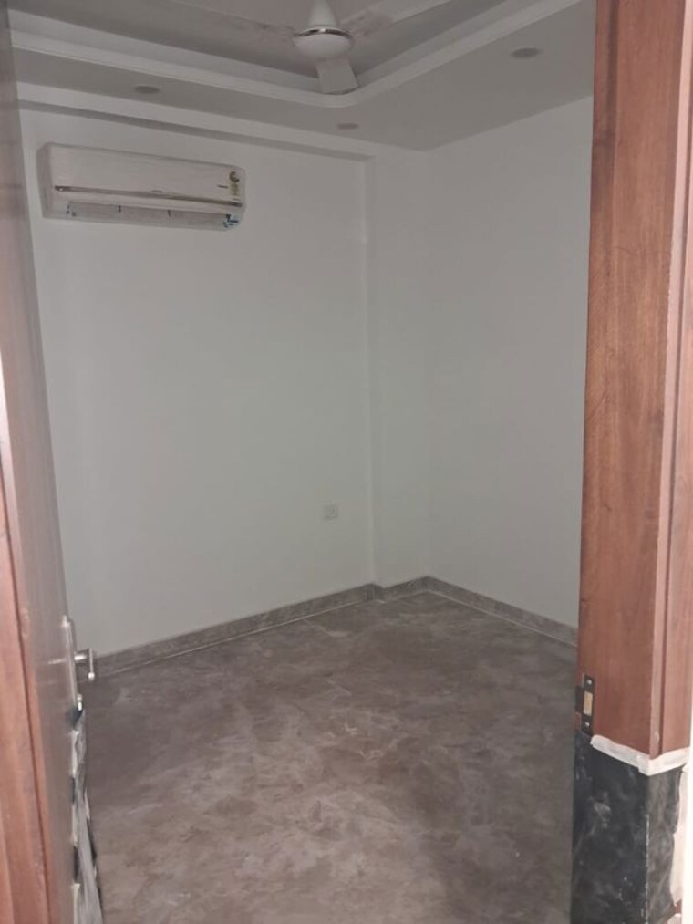 Room, jawahar nagar 3 Bedroom 125 Sq.Yd. Apartment In Jawahar Nagar Delhi 10497464