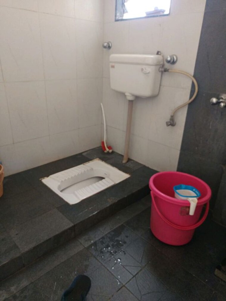Bathroom, harshad-ashok-nagar-phase-ii 2 Bedroom 1040 Sq.Ft. Apartment In Hadapsar Pune 10463083