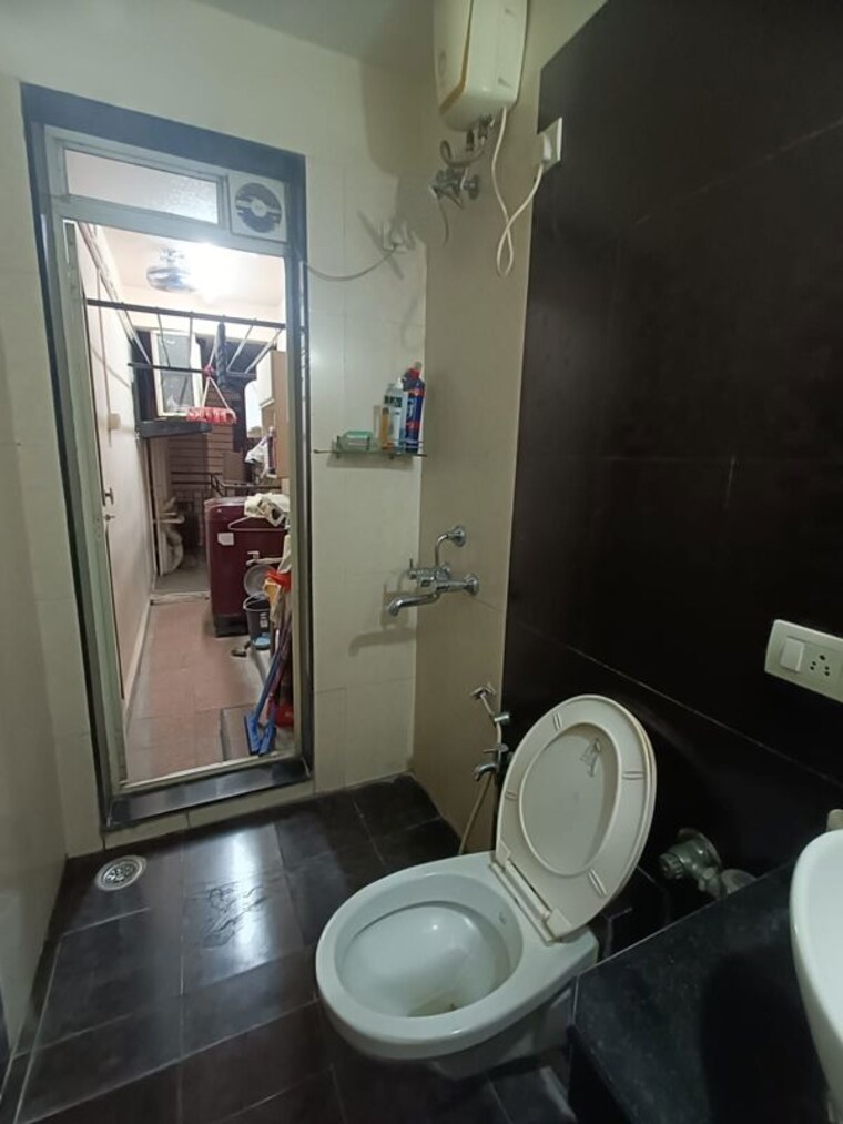 Bathroom, rustomjee-urbania-astraea 2.5 Bedroom 950 Sq.Ft. Apartment In Majiwada Thane 10497479