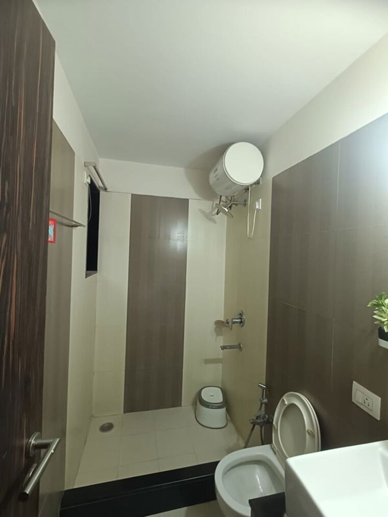 Bathroom, rustomjee-urbania-astraea 2.5 Bedroom 950 Sq.Ft. Apartment In Majiwada Thane 10497479