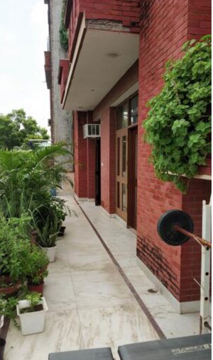 2 BHK Independent House – Exterior View View at Sector 44 - for Rent