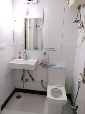 Team Area in 3 BHK Apartment at Dwarka – for Rent