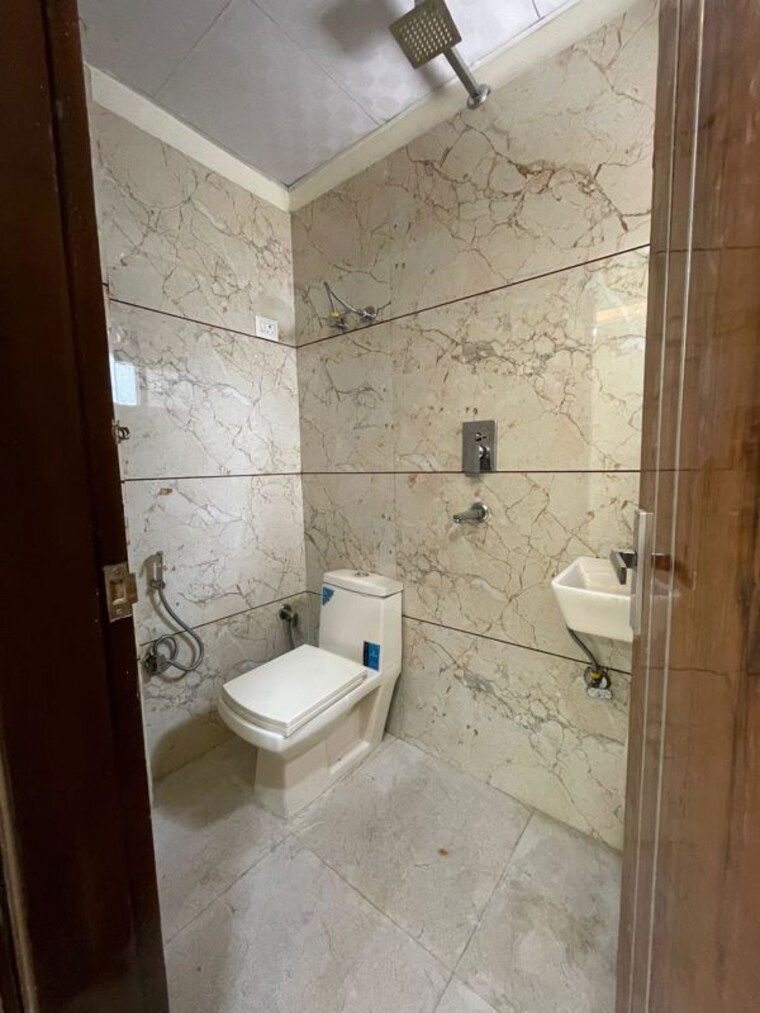 Bathroom, anandam-apartment 2 Bedroom 1000 Sq.Ft. Builder Floor In Sector 73 Noida 10497600