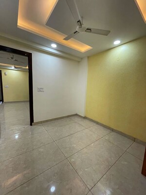 Room in 3 BHK Builder Floor at Super Avenue, Sector 73 – for Rent