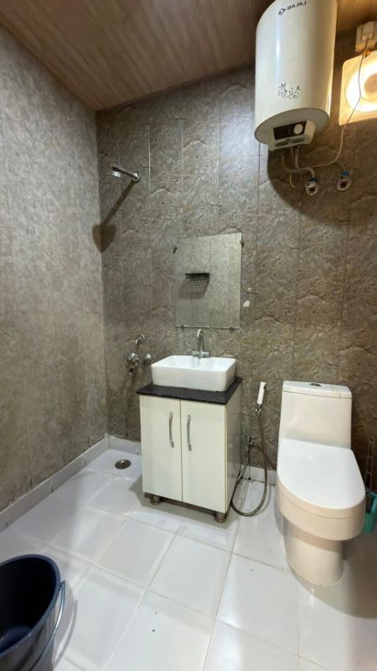 Bathroom, akd-tower 1 RK 500 Sq.Ft. Builder Floor In Sector 14 Gurgaon 10497647