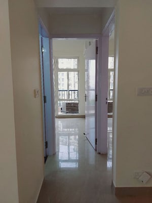 Building Lobby in 2 BHK Builder Floor at DLF Regency Park I, Dlf Phase iv – for Rent