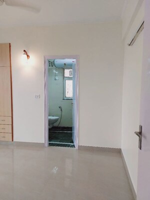 Furnished Amenities in 2 BHK Builder Floor at DLF Regency Park I, Dlf Phase iv – for Rent