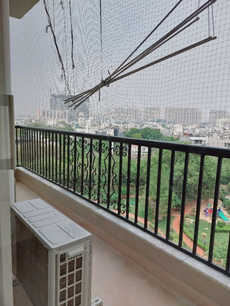 Balcony, dlf-regency-park-i 2 Bedroom 1105 Sq.Ft. Builder Floor In Dlf Phase iv Gurgaon 10497646