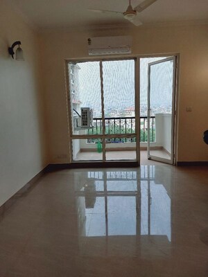 Room in 2 BHK Builder Floor at DLF Regency Park I, Dlf Phase iv – for Rent