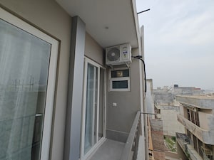 Balcony in 3 BHK Builder Floor at BPTP Amstoria Country Floor, Sector 102 – for Rent