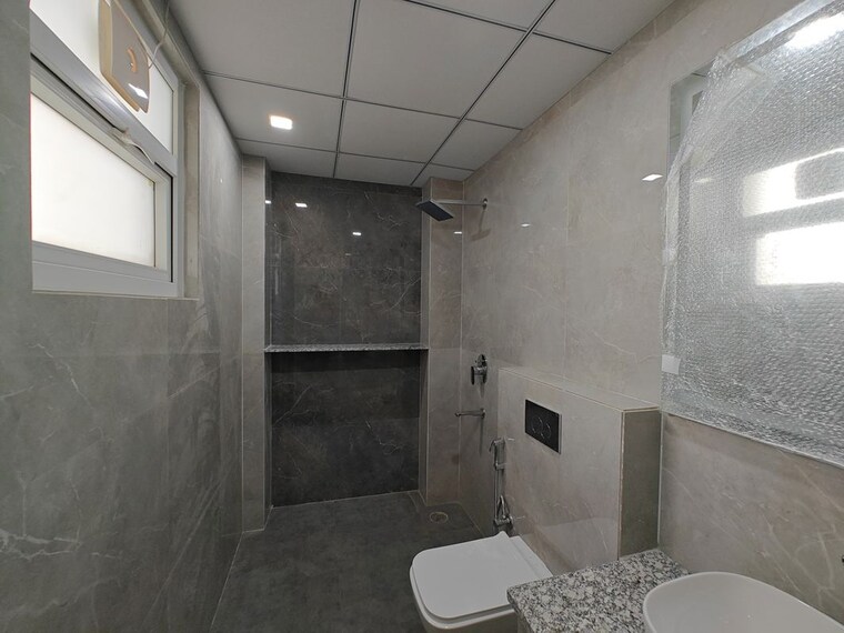 Bathroom, bptp-amstoria-country-floor 3 Bedroom 2700 Sq.Ft. Builder Floor In Sector 102 Gurgaon 10497636