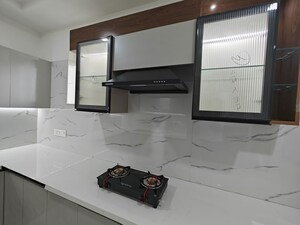 Furnished Amenities in 3 BHK Builder Floor at BPTP Amstoria Country Floor, Sector 102 – for Rent