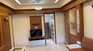 1 BHK Apartment For Rent in Versova