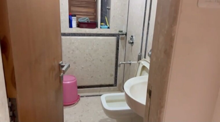 Bathroom, versova 1 Bedroom 600 Sq.Ft. Apartment In Versova Mumbai 10497599
